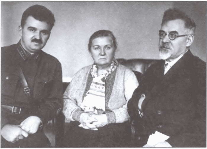 Иллюстрация к книге — На Днепровском рубеже. Тайна гибели генерала Петровского [i_042.jpg]