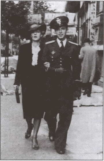 Иллюстрация к книге — По обе стороны правды. Власовское движение и отечественная коллаборация [i_007.jpg]