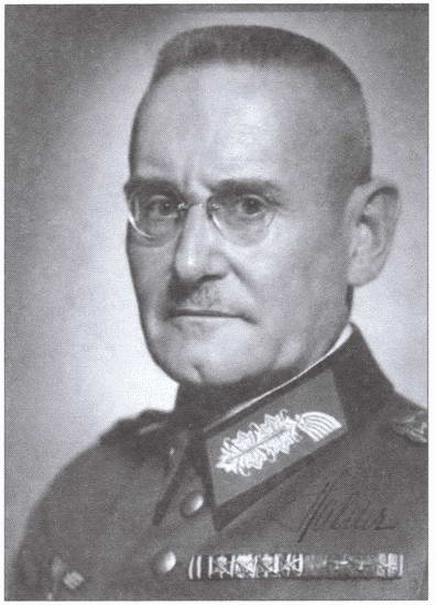 Иллюстрация к книге — В боях за Ельню. Первые шаги к победе [i_012.jpg]