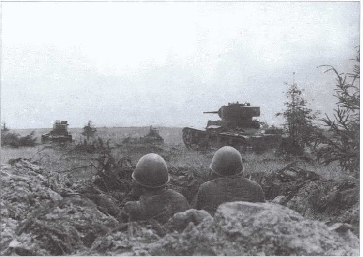 Иллюстрация к книге — В боях за Ельню. Первые шаги к победе [i_017.jpg]