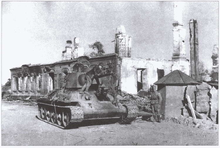 Иллюстрация к книге — В боях за Ельню. Первые шаги к победе [i_018.jpg]