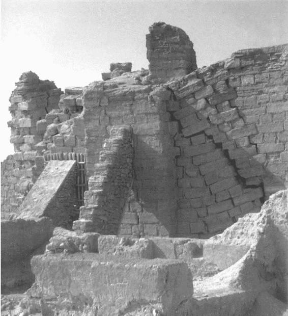 Иллюстрация к книге — Искусство осады. Знаменитые штурмы и осады античности [i_140.jpg]