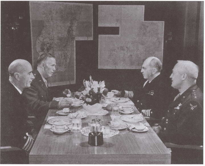 Иллюстрация к книге — Война в Арктике. 1941—1945 [i_014.jpg]