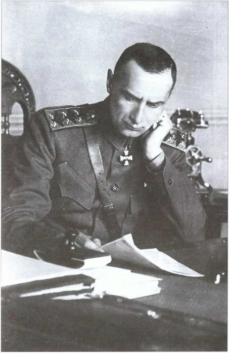 Иллюстрация к книге — Карающий меч адмирала Колчака [i_001.jpg]