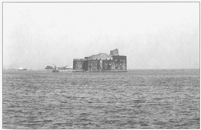 Иллюстрация к книге — Твердыни России. От Новгорода до Порт-Артура [i_025.jpg]