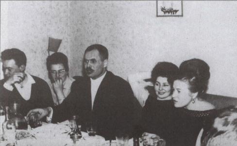 Иллюстрация к книге — "Спасите наши души!". Неизвестные страницы истории советского ВМФ [img6c06.jpg]