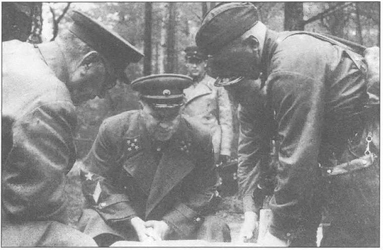 Иллюстрация к книге — Трагедия сорок первого. Документы и размышления [i_016.jpg]