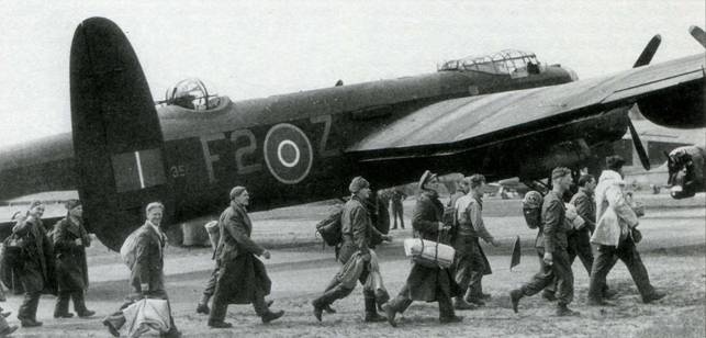 Иллюстрация к книге — Бомбардировщики союзников 1939-1945. Справочник-определитель самолетов [pic_119.jpg]