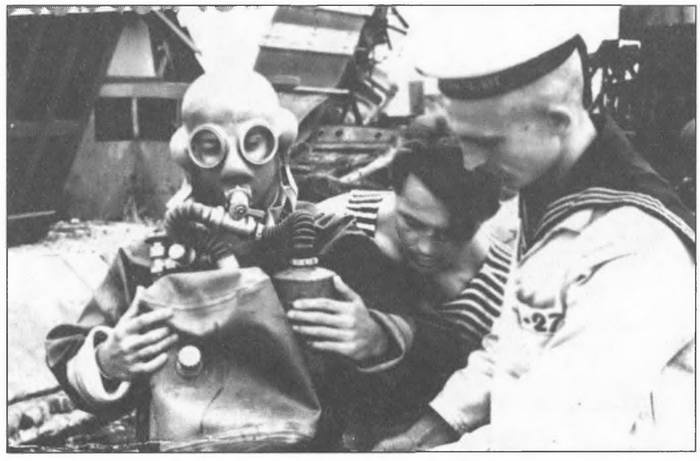 Иллюстрация к книге — Морские дьяволы [i_015.jpg]