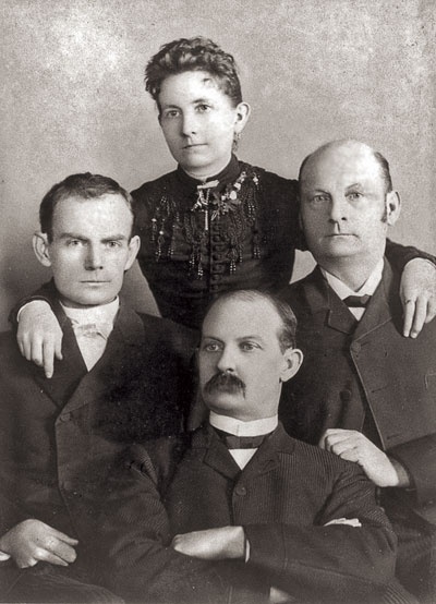 Иллюстрация к книге — Стрелки Дикого Запада. Шерифы, бандиты, ковбои, ганфайтеры [i_024.jpg]