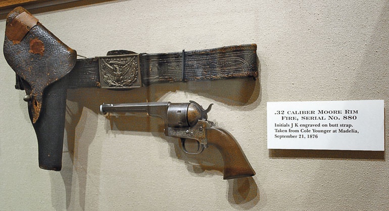 Иллюстрация к книге — Стрелки Дикого Запада. Шерифы, бандиты, ковбои, ганфайтеры [i_027.jpg]