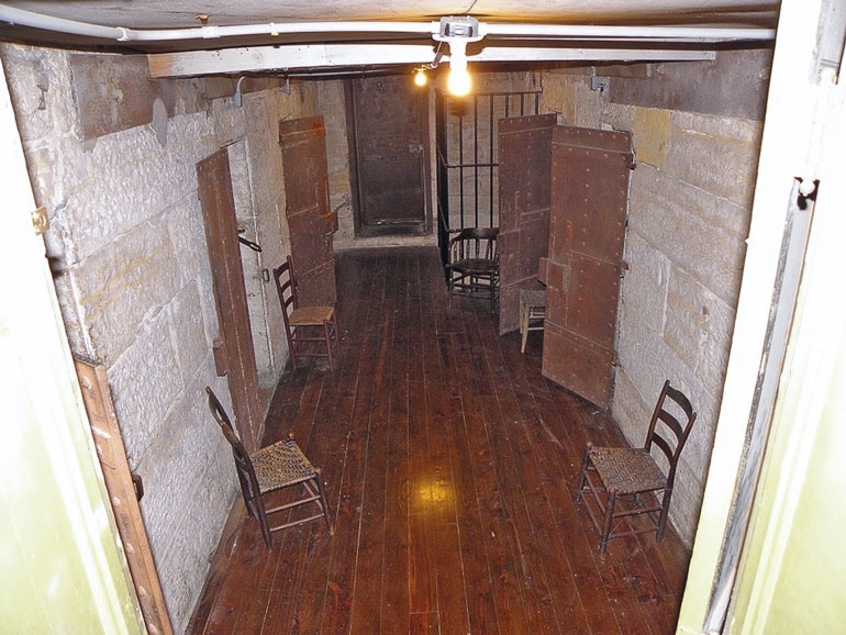 Иллюстрация к книге — Стрелки Дикого Запада. Шерифы, бандиты, ковбои, ганфайтеры [i_031.jpg]