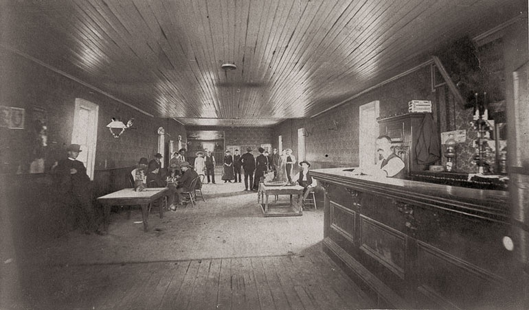 Иллюстрация к книге — Стрелки Дикого Запада. Шерифы, бандиты, ковбои, ганфайтеры [i_125.jpg]