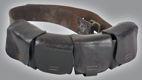 Иллюстрация к книге — Стрелки Дикого Запада. Шерифы, бандиты, ковбои, ганфайтеры [i_216.jpg]