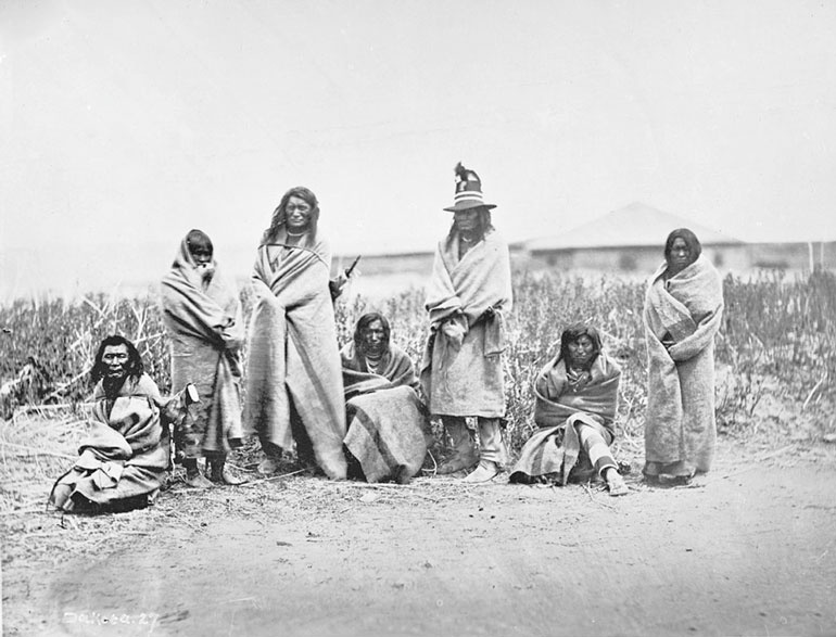 Иллюстрация к книге — Индейцы Дикого Запада в бою. "Хороший день, чтобы умереть!" [i_018.jpg]