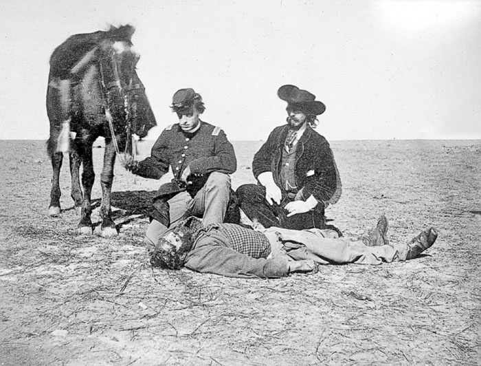 Иллюстрация к книге — Индейцы Дикого Запада в бою. "Хороший день, чтобы умереть!" [i_044.jpg]