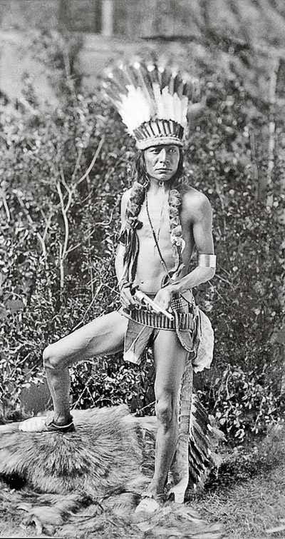 Иллюстрация к книге — Индейцы Дикого Запада в бою. "Хороший день, чтобы умереть!" [i_062.jpg]