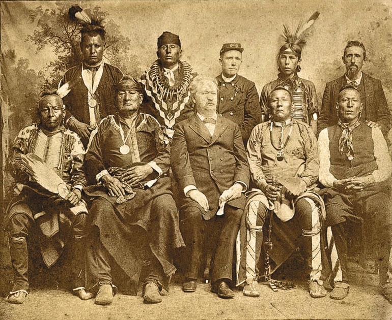 Иллюстрация к книге — Индейцы Дикого Запада в бою. "Хороший день, чтобы умереть!" [i_081.jpg]