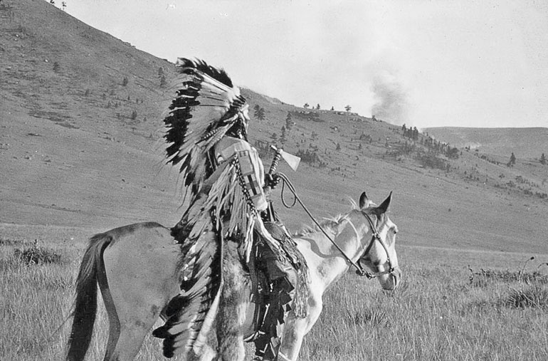 Иллюстрация к книге — Индейцы Дикого Запада в бою. "Хороший день, чтобы умереть!" [i_109.jpg]