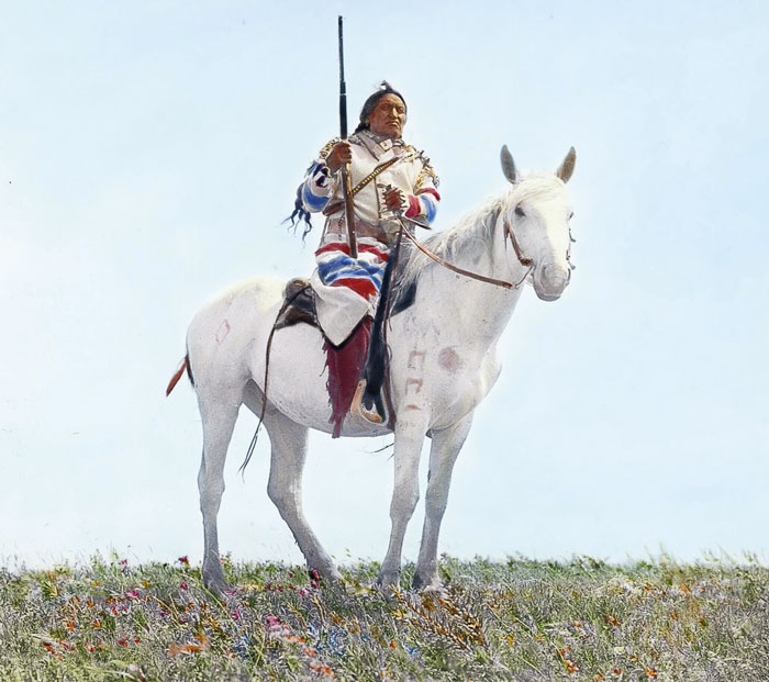 Иллюстрация к книге — Индейцы Дикого Запада в бою. "Хороший день, чтобы умереть!" [i_117.jpg]