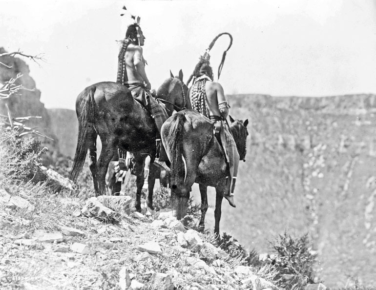 Иллюстрация к книге — Индейцы Дикого Запада в бою. "Хороший день, чтобы умереть!" [i_219.jpg]