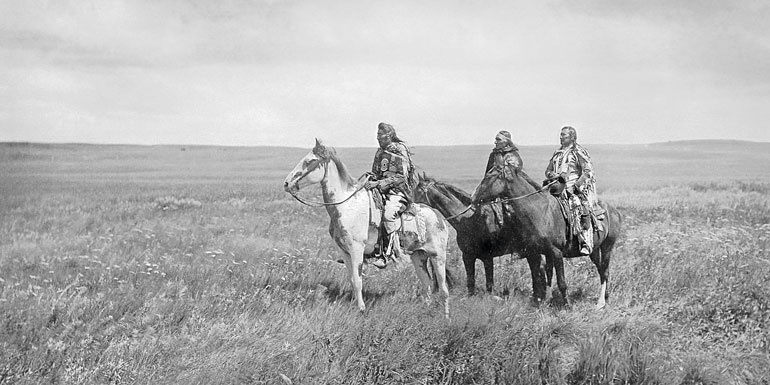 Иллюстрация к книге — Индейцы Дикого Запада в бою. "Хороший день, чтобы умереть!" [i_225.jpg]