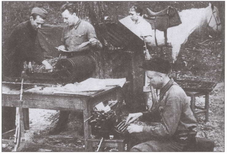 Иллюстрация к книге — Штрафники Великой Отечественной. В жизни и на экране [i_019.jpg]