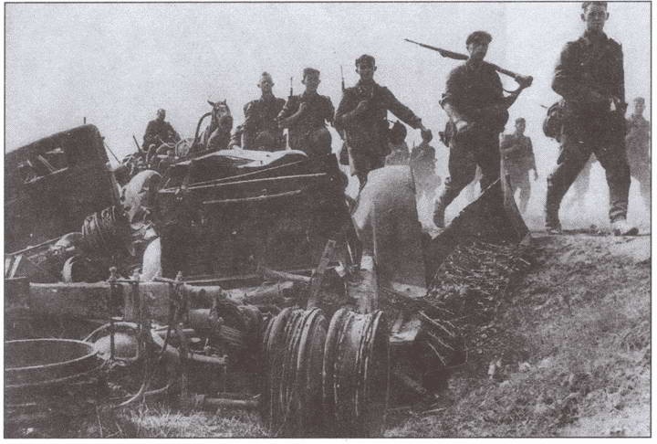 Иллюстрация к книге — Штрафники Великой Отечественной. В жизни и на экране [i_028.jpg]