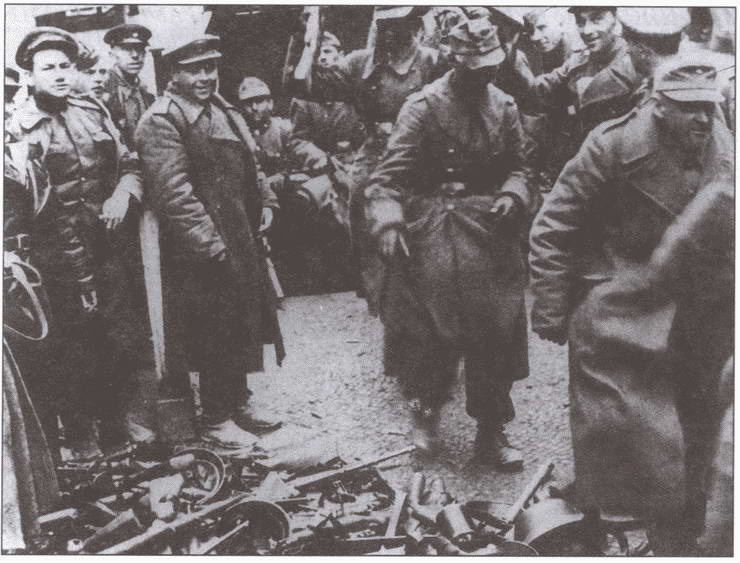 Иллюстрация к книге — Штрафники Великой Отечественной. В жизни и на экране [i_030.jpg]