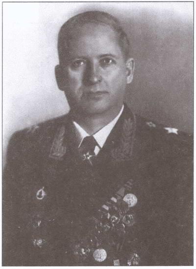 Иллюстрация к книге — Штрафники Великой Отечественной. В жизни и на экране [i_037.jpg]