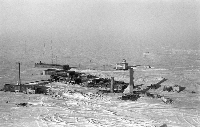 Иллюстрация к книге — Тайны Марса [i_002.jpg]