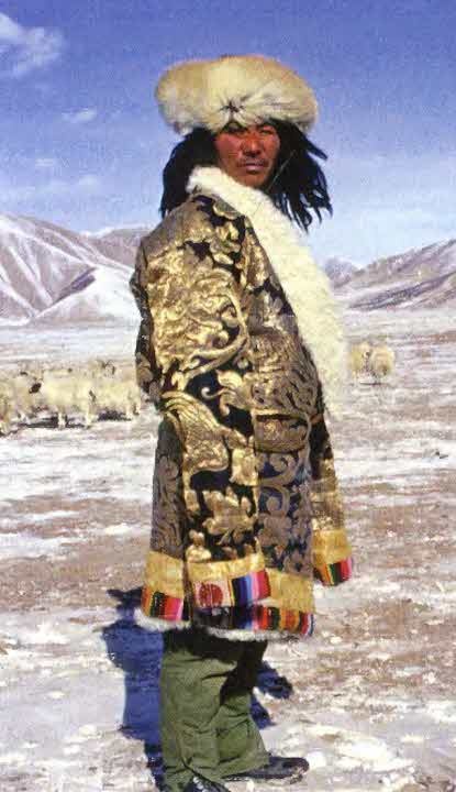 Иллюстрация к книге — Следы в пустыне [i_051.jpg]