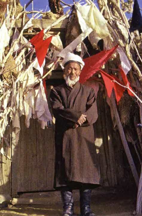 Иллюстрация к книге — Следы в пустыне [i_056.jpg]