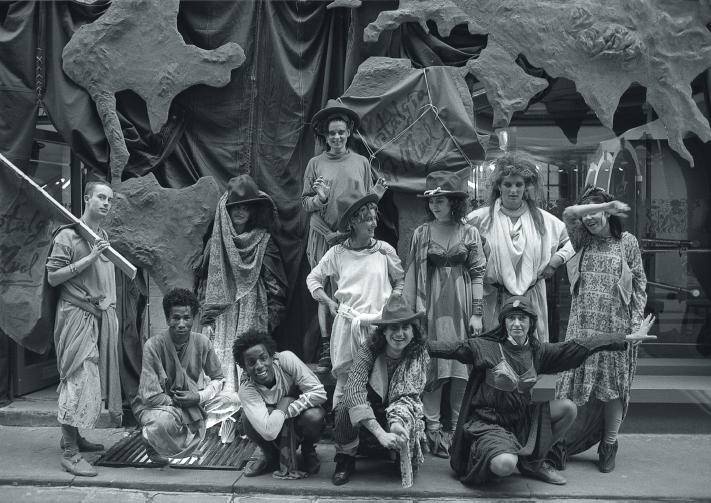 Иллюстрация к книге — Вивьен Вествуд [i_064.jpg]