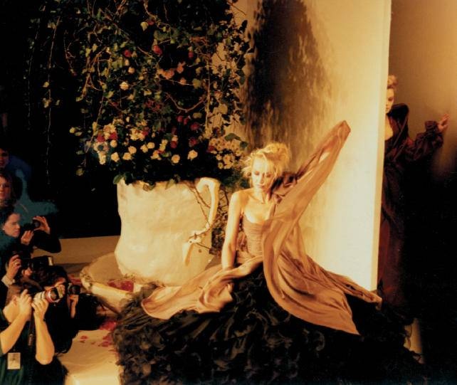 Иллюстрация к книге — Вивьен Вествуд [i_087.jpg]