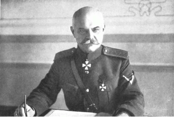 Иллюстрация к книге — Генералов похищали в Париже. Русское военное Зарубежье и советские спецслужбы в 30-е годы XX века [i_001.jpg]