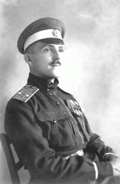 Иллюстрация к книге — Генералов похищали в Париже. Русское военное Зарубежье и советские спецслужбы в 30-е годы XX века [i_008.jpg]