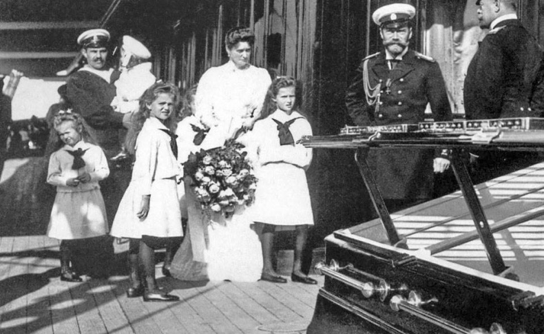 Иллюстрация к книге — Дневники княжон Романовых. Загубленные жизни [i_018.jpg]