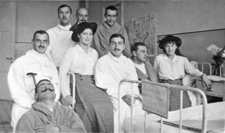 Иллюстрация к книге — Дневники княжон Романовых. Загубленные жизни [i_044.jpg]