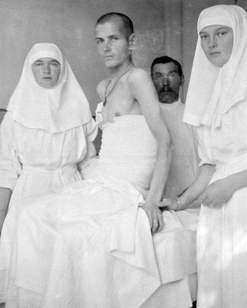 Иллюстрация к книге — Дневники княжон Романовых. Загубленные жизни [i_045.jpg]