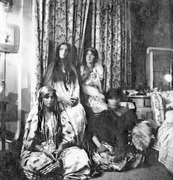 Иллюстрация к книге — Дневники княжон Романовых. Загубленные жизни [i_048.jpg]