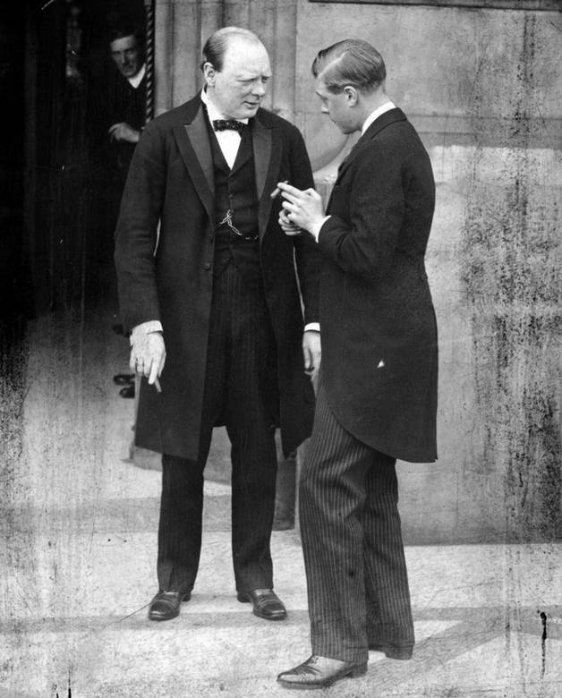 Иллюстрация к книге — Фактор Черчилля. Как один человек изменил историю [i_031.jpg]