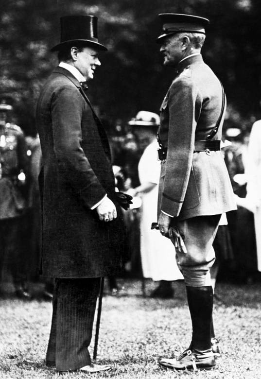 Иллюстрация к книге — Фактор Черчилля. Как один человек изменил историю [i_058.jpg]