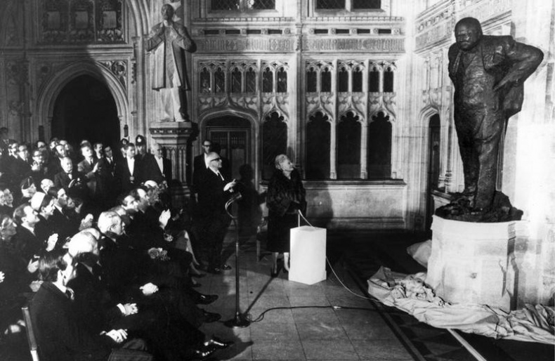 Иллюстрация к книге — Фактор Черчилля. Как один человек изменил историю [i_065.jpg]