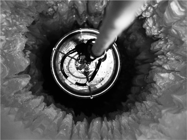 Иллюстрация к книге — Охотники за нейтрино. Захватывающая погоня за призрачной элементарной частицей [i_003.jpg]