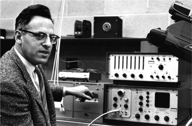 Иллюстрация к книге — Охотники за нейтрино. Захватывающая погоня за призрачной элементарной частицей [i_007.jpg]