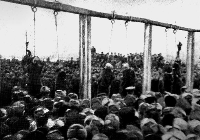 Иллюстрация к книге — Его повесили на площади Победы [i_097.jpg]