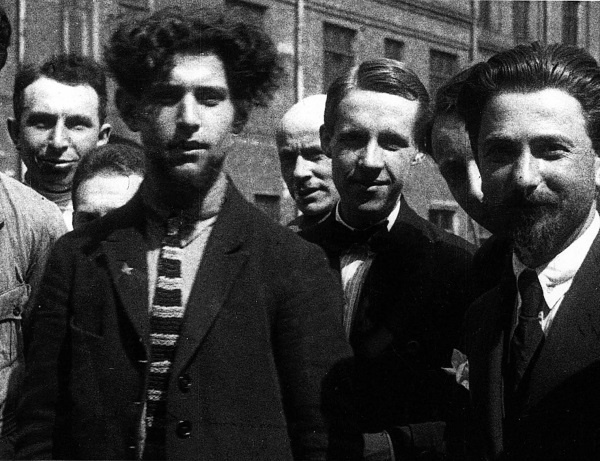 Иллюстрация к книге — Жизнь в балете. Семейные хроники Плисецких и Мессереров [i_004.jpg]