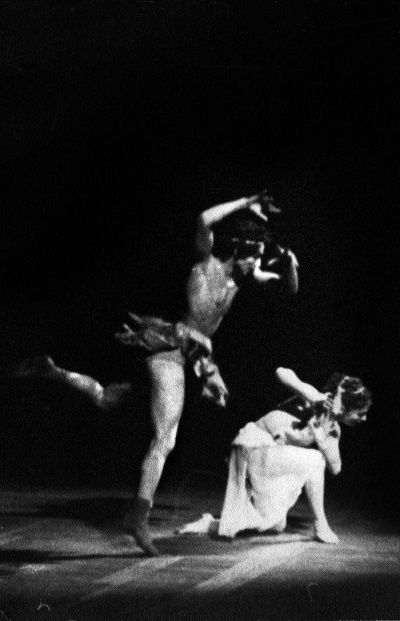 Иллюстрация к книге — Жизнь в балете. Семейные хроники Плисецких и Мессереров [i_043.jpg]