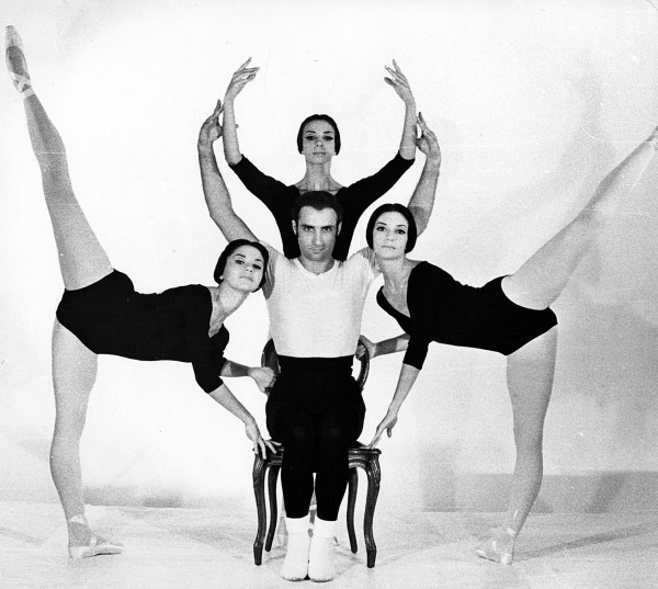 Иллюстрация к книге — Жизнь в балете. Семейные хроники Плисецких и Мессереров [i_052.jpg]